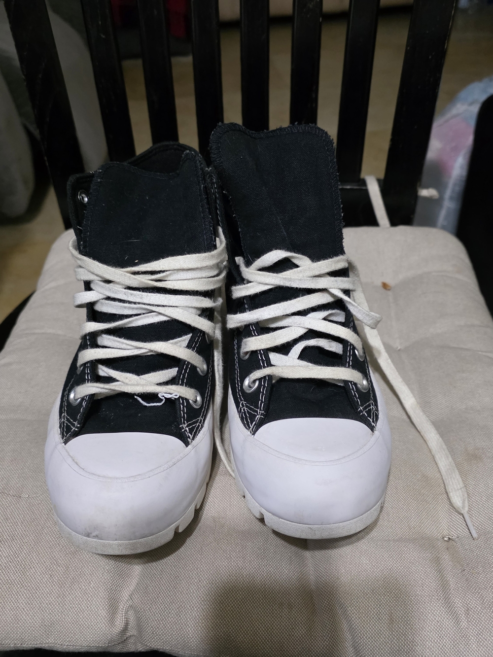 Converse Black and White High Top Sneakers with White Toe Cap Used Size 8